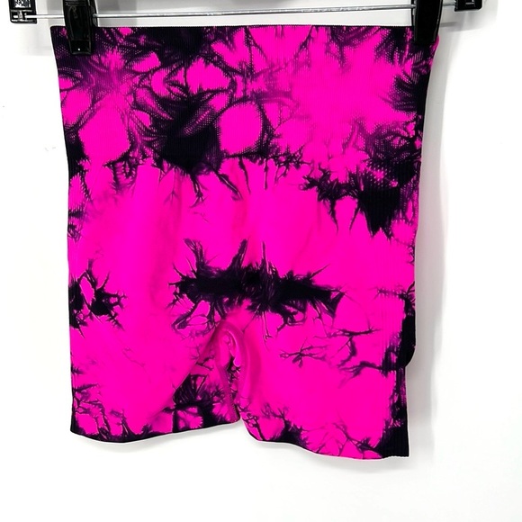 Unbranded NWOT booty scrunch shorts women’s small - Picture 1 of 4